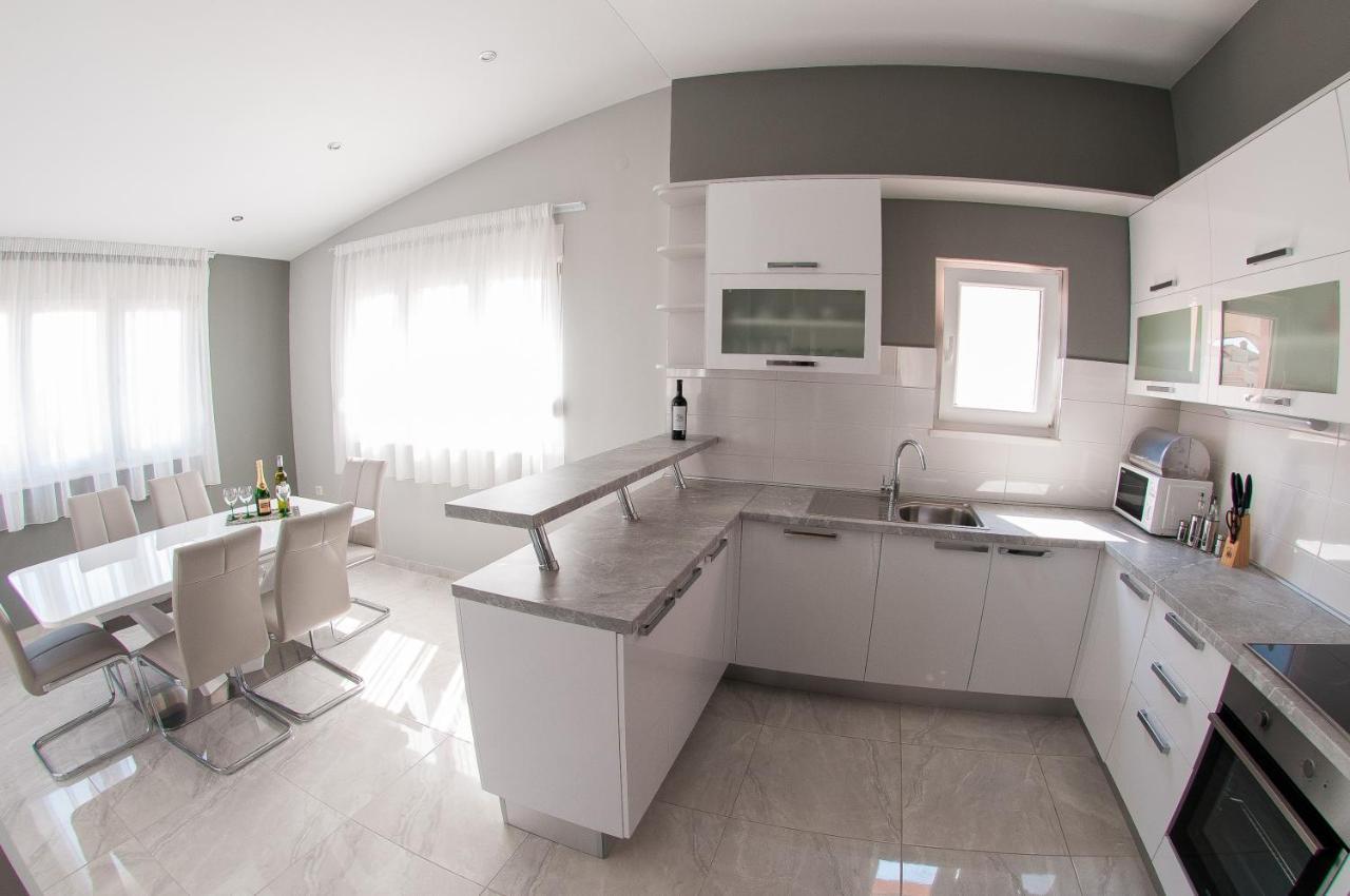 Apartments Anita Stobrec Phòng bức ảnh