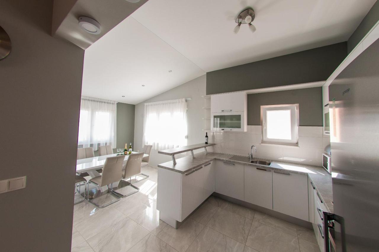 Apartments Anita Stobrec Phòng bức ảnh